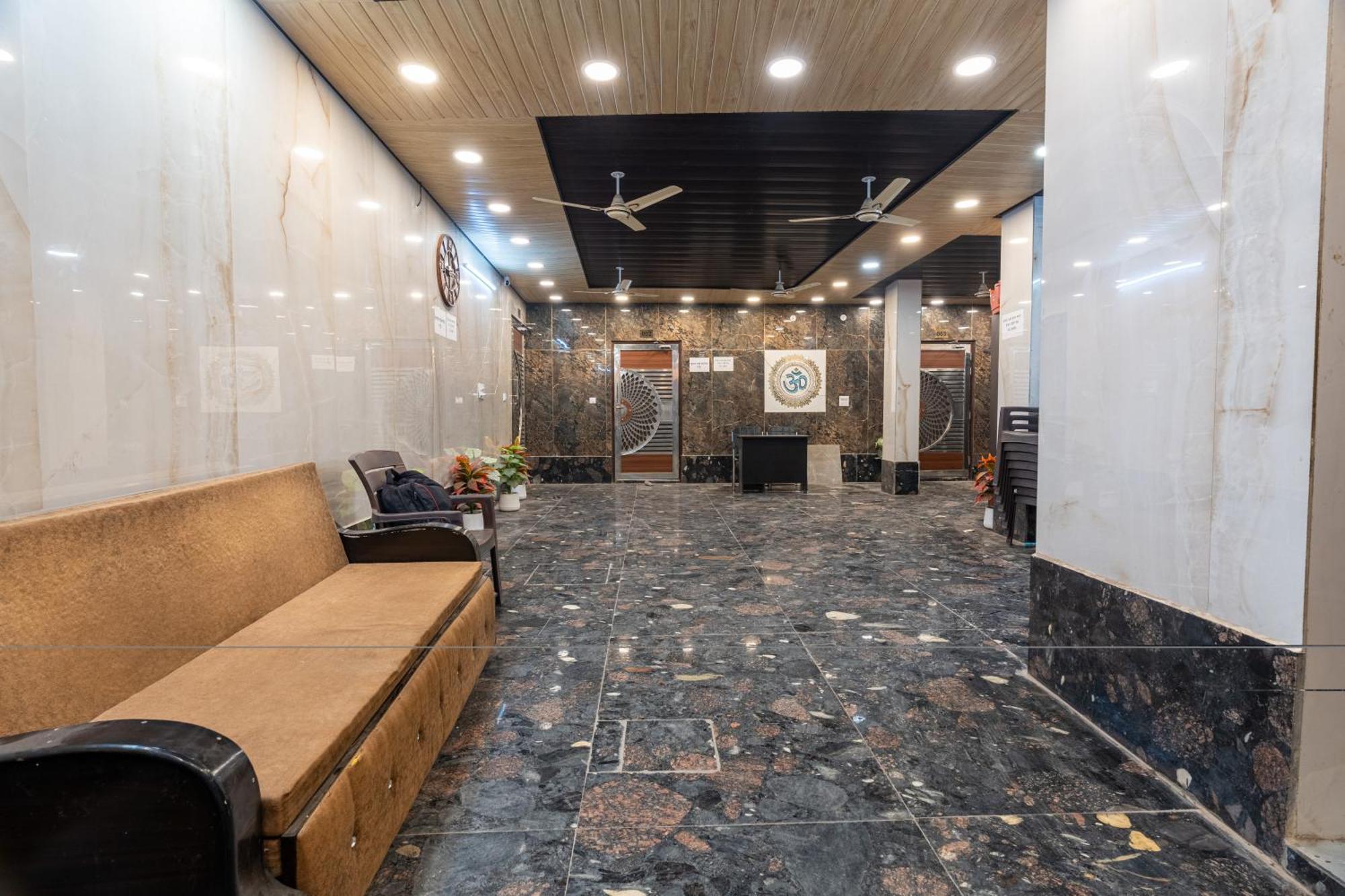 Апартаменты Homlee-Vintage 2Bhk-Ndls-Lift-Bharat Mandapam Нью-Дели Экстерьер фото
