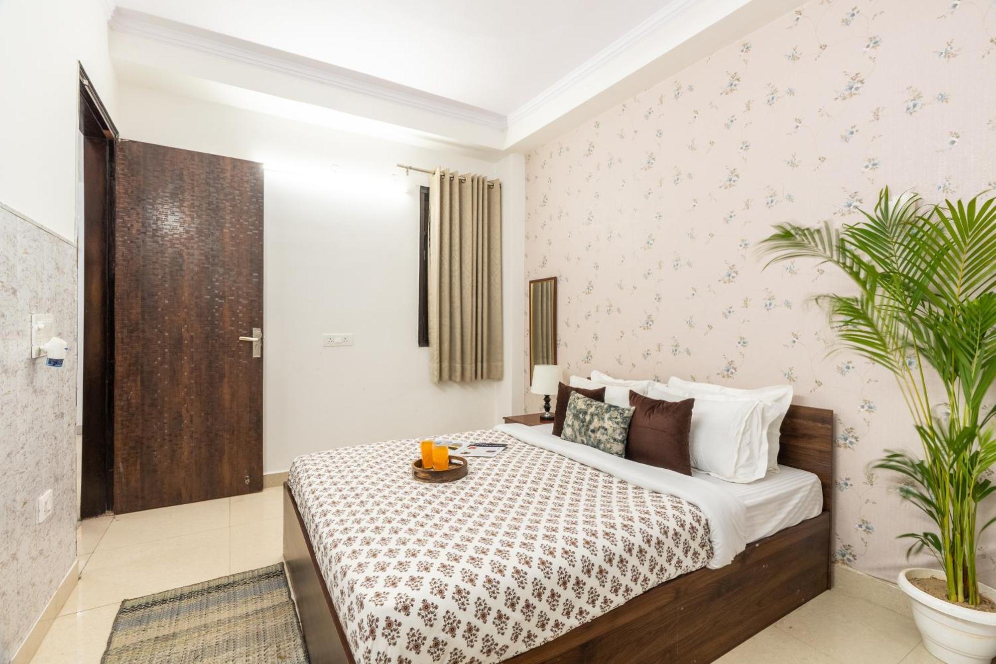 Апартаменты Homlee-Vintage 2Bhk-Ndls-Lift-Bharat Mandapam Нью-Дели Экстерьер фото