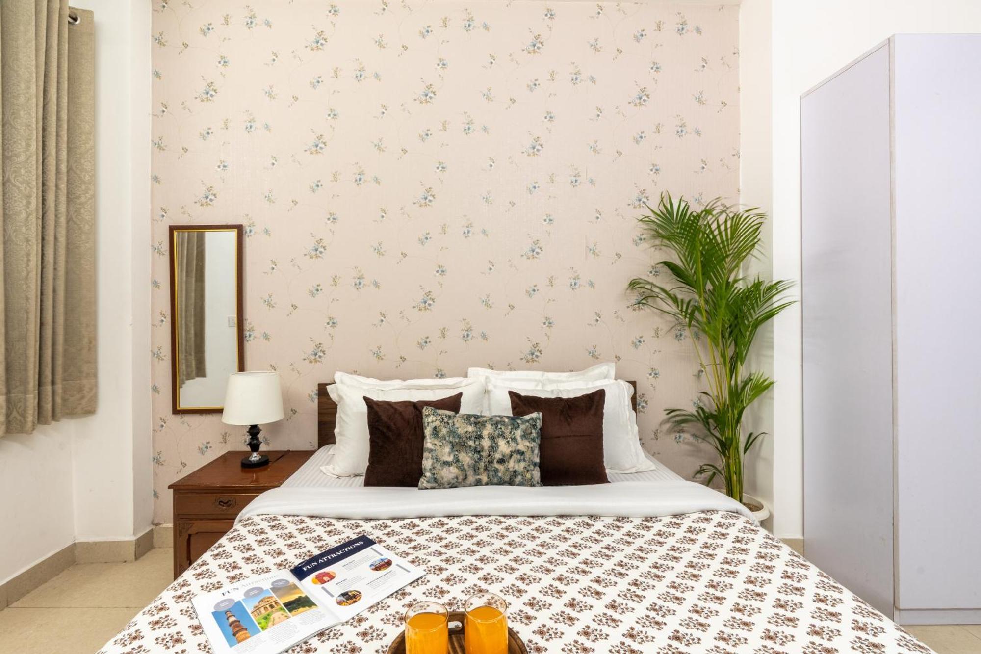 Апартаменты Homlee-Vintage 2Bhk-Ndls-Lift-Bharat Mandapam Нью-Дели Экстерьер фото