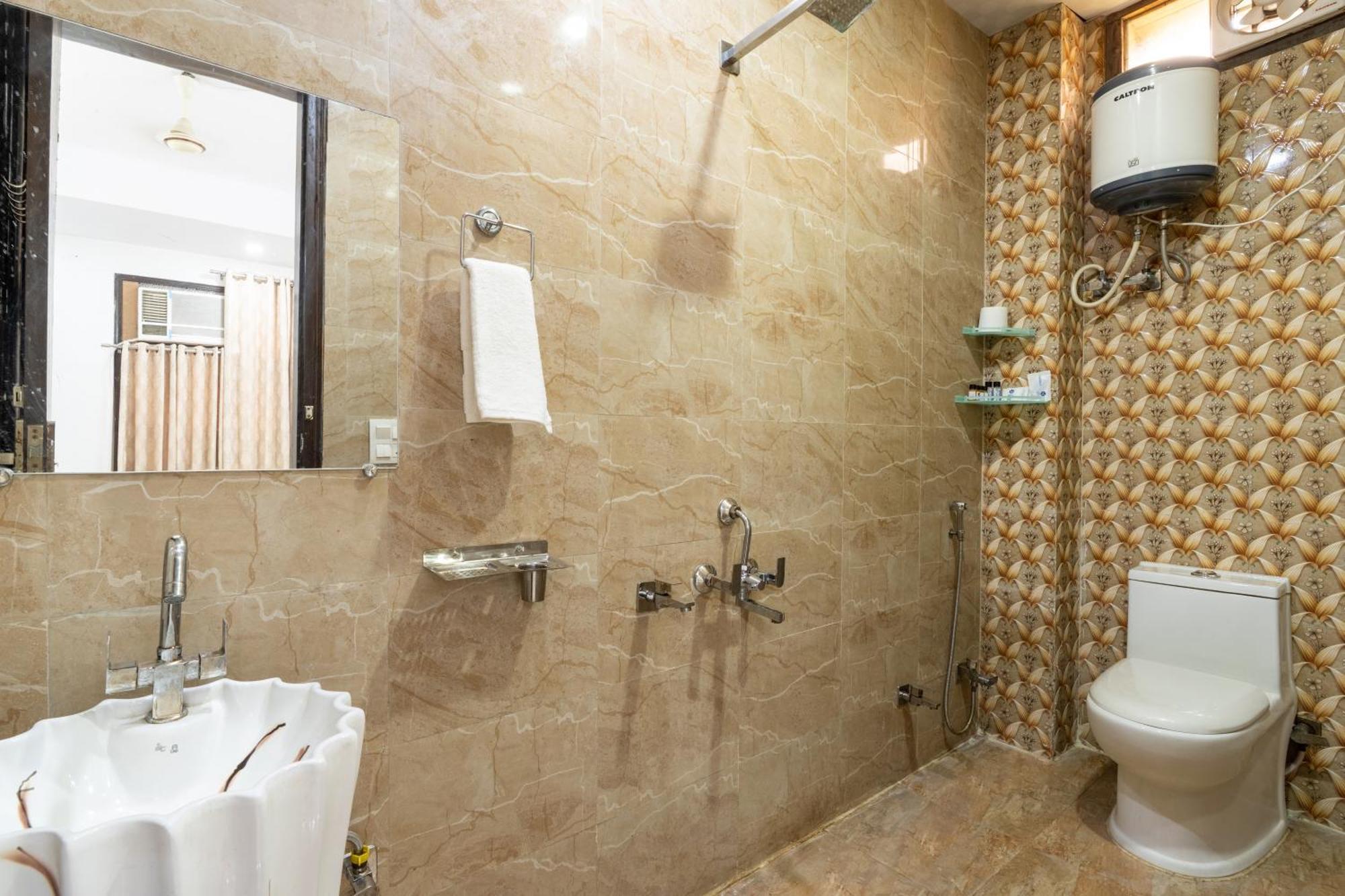 Апартаменты Homlee-Vintage 2Bhk-Ndls-Lift-Bharat Mandapam Нью-Дели Экстерьер фото