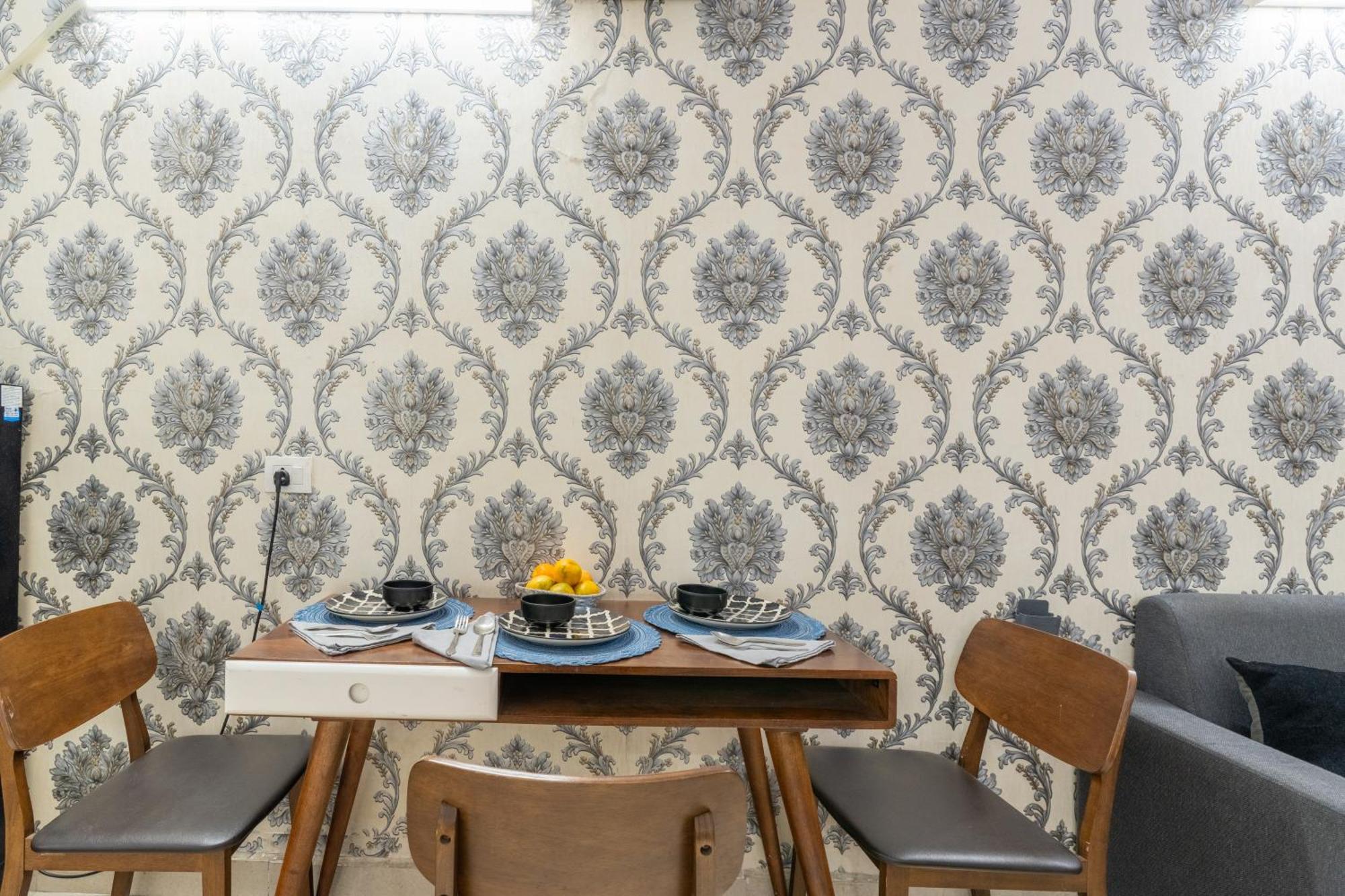 Апартаменты Homlee-Vintage 2Bhk-Ndls-Lift-Bharat Mandapam Нью-Дели Экстерьер фото